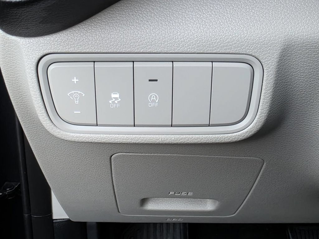 Used 2023 Kia Soul LX w/ LX Technology Package FWD image 19