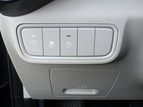 Used 2023 Kia Soul LX w/ LX Technology Package image 19