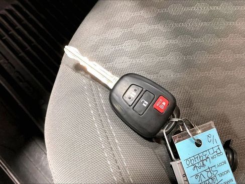 Used 2023 Toyota Tacoma SR image 13