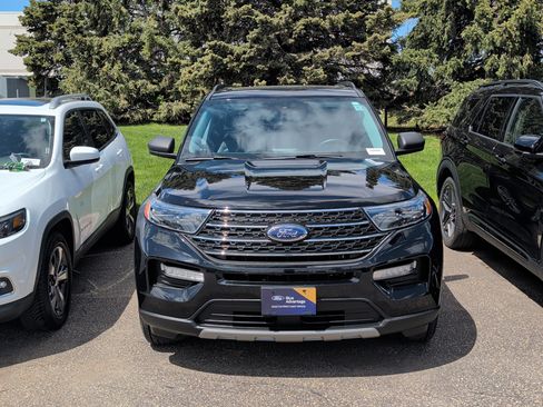 Certified 2022 Ford Explorer XLT w/ Equipment Group 202A AWD/4WD image 5