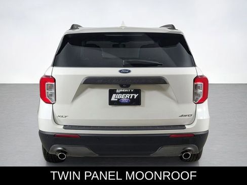 Used 2023 Ford Explorer XLT w/ Equipment Group 202A image 4