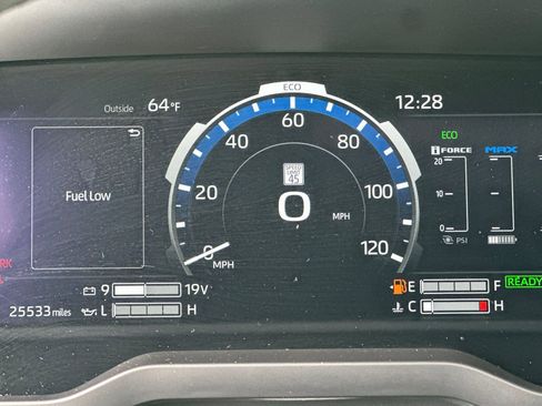 Used 2024 Toyota Sequoia SR5 w/ SR5 Premium Package AWD/4WD image 23