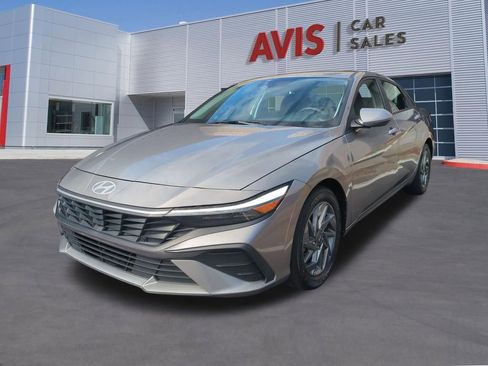 Used 2024 Hyundai Elantra SEL image 1