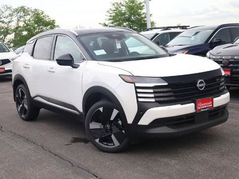 New 2026 Nissan Kicks SR FWD image 2