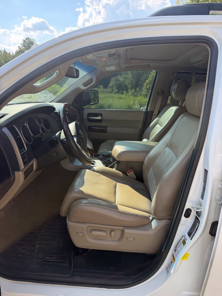 Used 2017 Toyota Sequoia Platinum RWD image 9