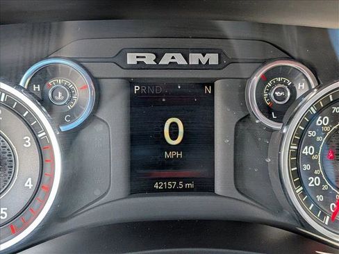 Used 2024 RAM 2500 Big Horn AWD/4WD image 12