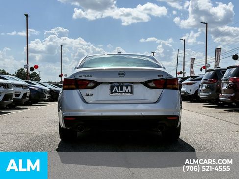 Used 2024 Nissan Altima 2.5 SR FWD image 5