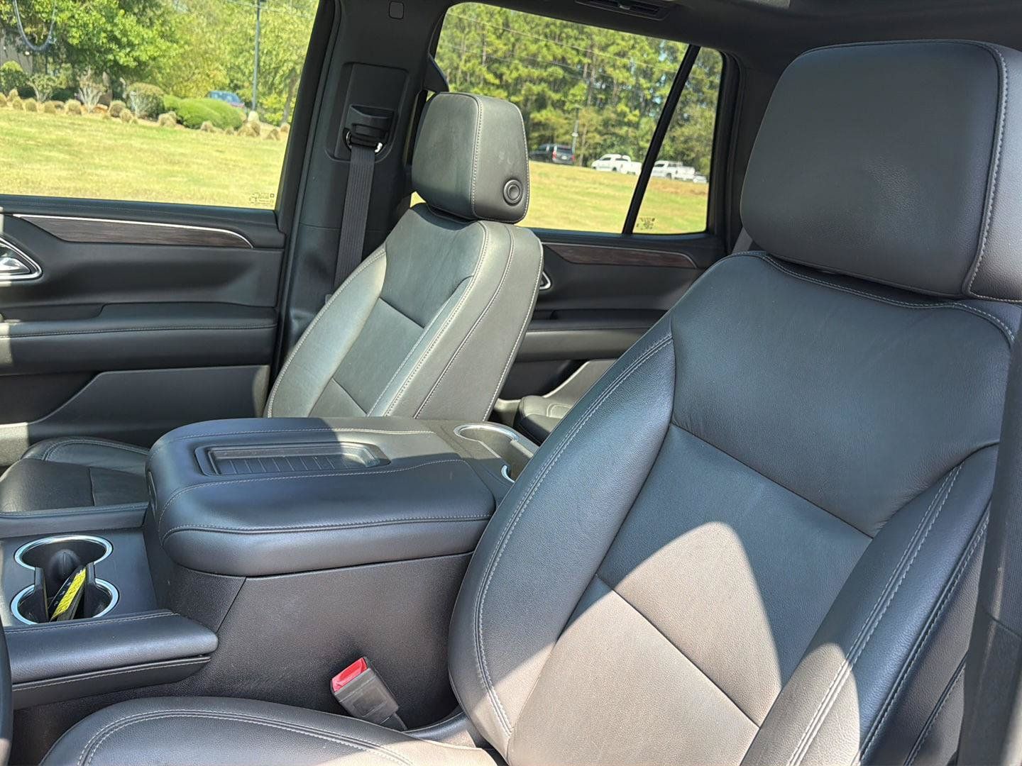 Used 2021 Chevrolet Tahoe Z71 w/ Z71 Signature Package AWD/4WD image 33