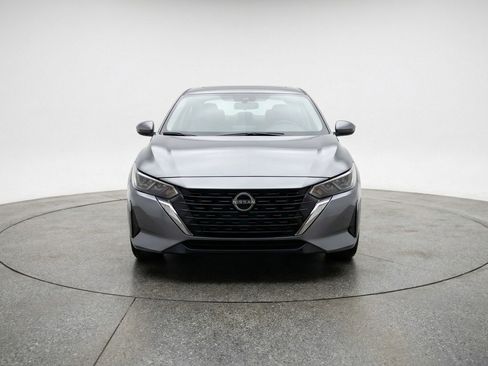 Used 2025 Nissan Sentra SV FWD image 2