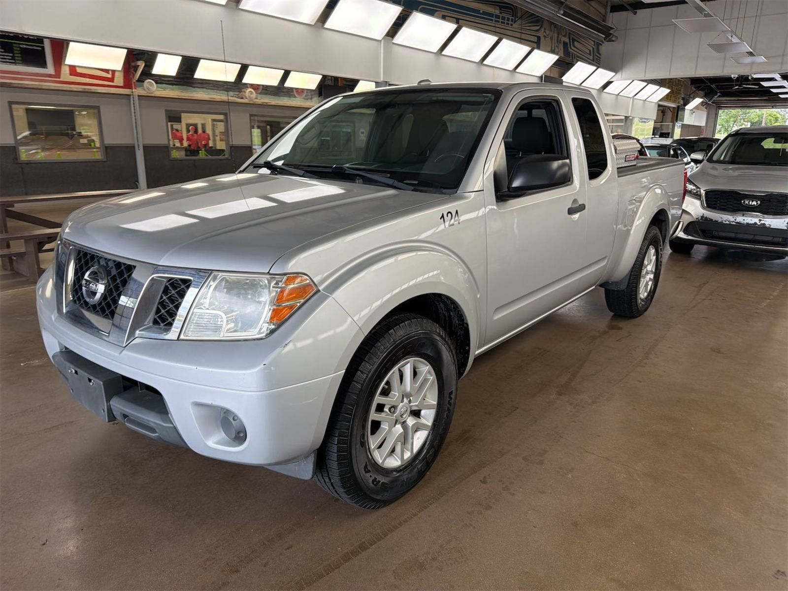 Used 2014 Nissan Frontier SV RWD image 1