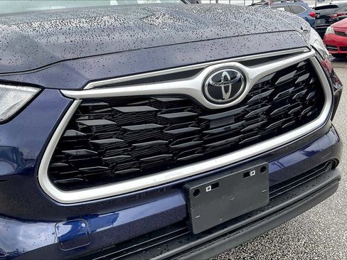 Used 2023 Toyota Highlander L image 29