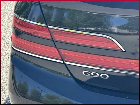 Used 2022 Genesis G90 3.3T Premium image 13