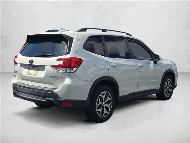 Used 2019 Subaru Forester Premium AWD/4WD image 5