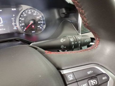 Used 2025 Jeep Compass Trailhawk AWD/4WD image 19