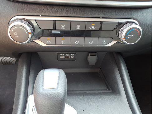 Used 2025 Nissan Altima 2.5 SV FWD image 22