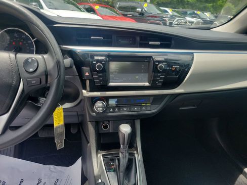 Used 2016 Toyota Corolla LE FWD image 21