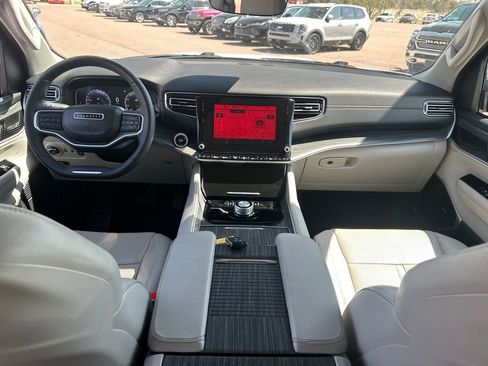 Used 2024 Jeep Wagoneer L Series II w/ Flexible Seating Group image 26