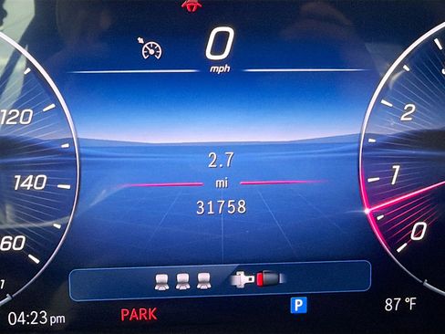 Used 2025 Mercedes-Benz C 300 4MATIC Sedan image 42