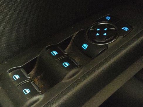 Used 2018 Ford Fusion SE w/ Fusion SE Technology Package image 27