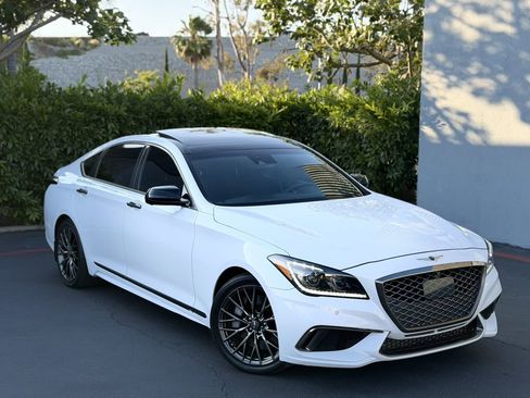 Used 2018 Genesis G80 3.3T Sport RWD image 2