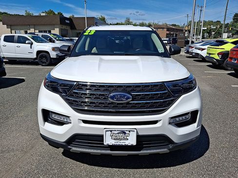 Used 2023 Ford Explorer XLT w/ Equipment Group 202A AWD/4WD image 58