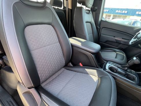 Used 2018 Chevrolet Colorado Z71 AWD/4WD image 28