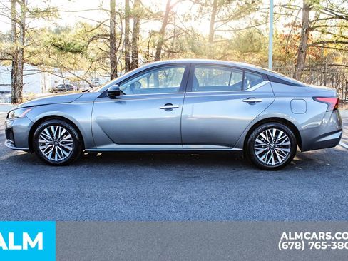 Used 2024 Nissan Altima 2.5 SV image 7