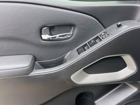 Used 2022 Nissan Frontier SV image 14