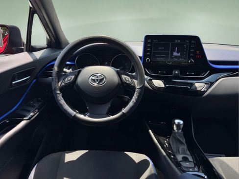 Used 2021 Toyota C-HR XLE FWD image 14