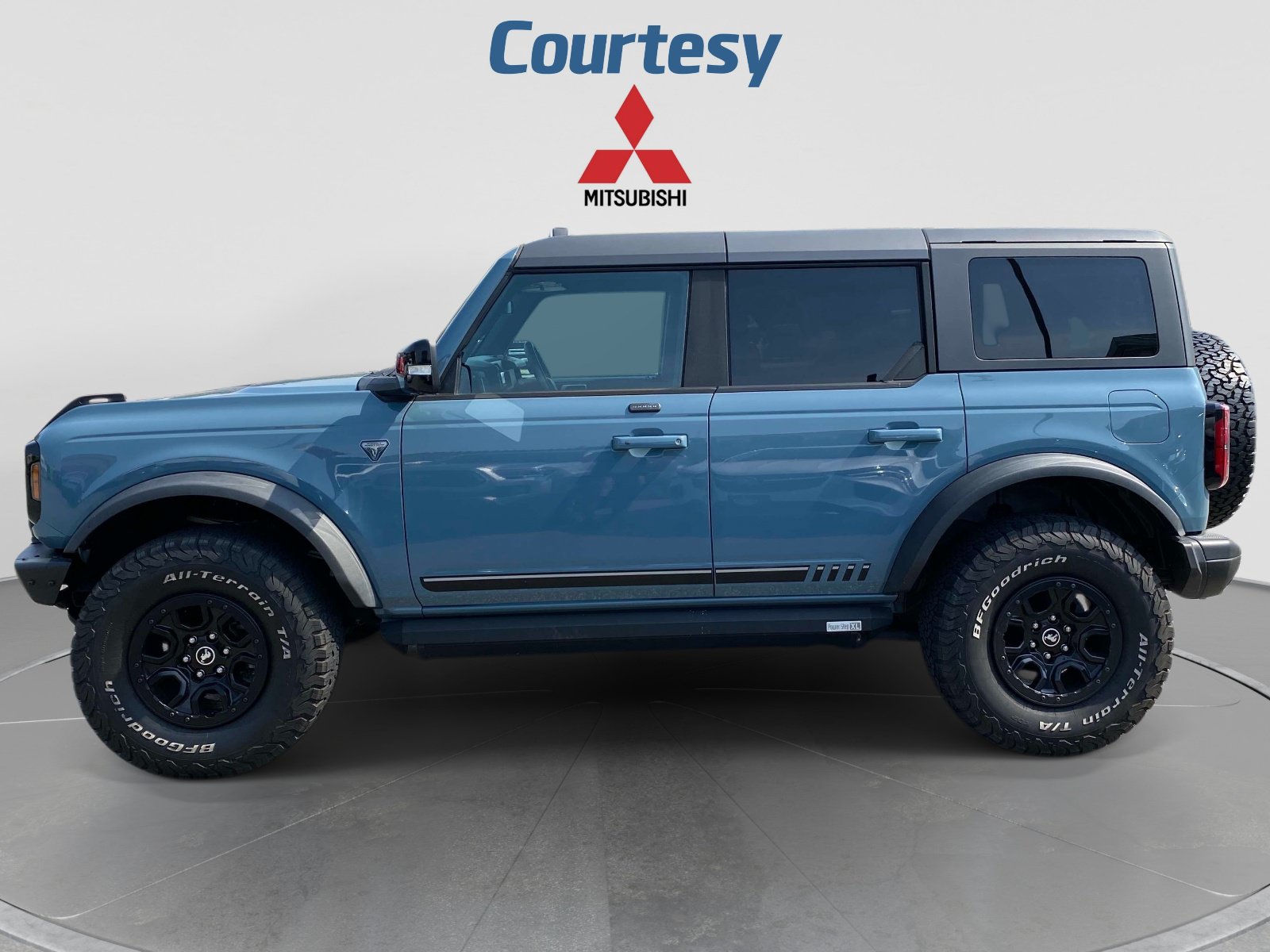 Used 2021 Ford Bronco First Edition AWD/4WD image 2