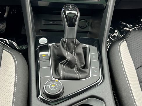 New 2025 Volkswagen Taos SEL image 26