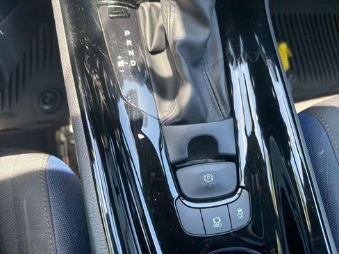 Used 2020 Toyota C-HR XLE FWD image 13