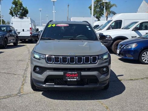 Certified 2024 Jeep Compass Latitude AWD/4WD image 2