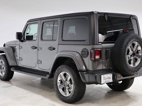Used 2019 Jeep Wrangler Unlimited Sahara AWD/4WD image 5
