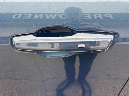Certified 2025 Buick Enclave Avenir w/ Trailering Package, 5000 lbs. AWD/4WD image 15