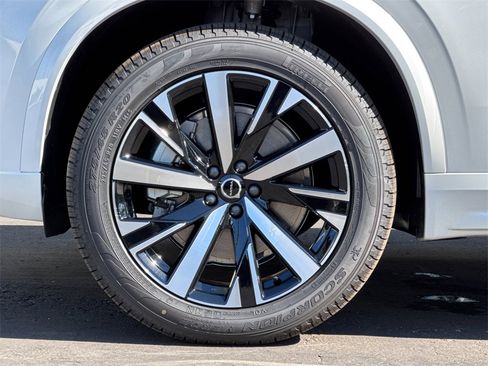 New 2026 Volvo XC90 B6 Core image 26