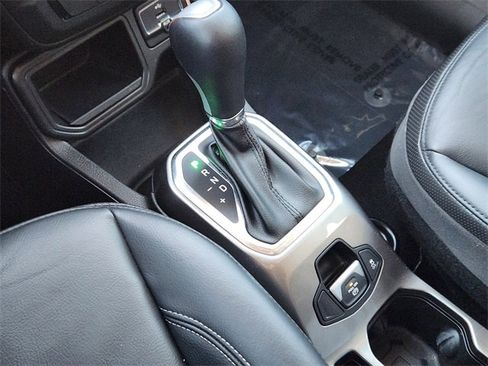 Used 2018 Jeep Renegade Limited w/ Advanced Technology Group image 16