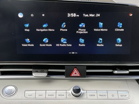 Used 2024 Hyundai Elantra Limited image 17