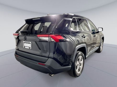 Used 2023 Toyota RAV4 XLE w/ Convenience Package image 7