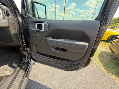 Used 2024 Jeep Wrangler Unlimited Sport AWD/4WD image 22