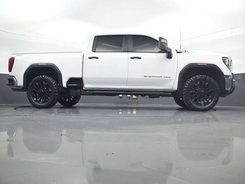 Used 2025 GMC Sierra 2500 Pro AWD/4WD image 24