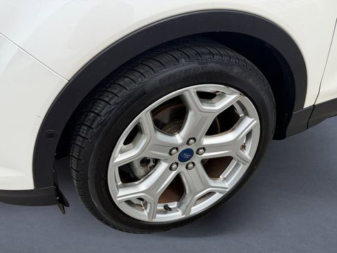 Used 2019 Ford Escape Titanium FWD image 9