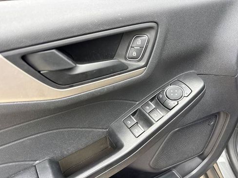 Certified 2022 Ford Escape SE FWD image 16