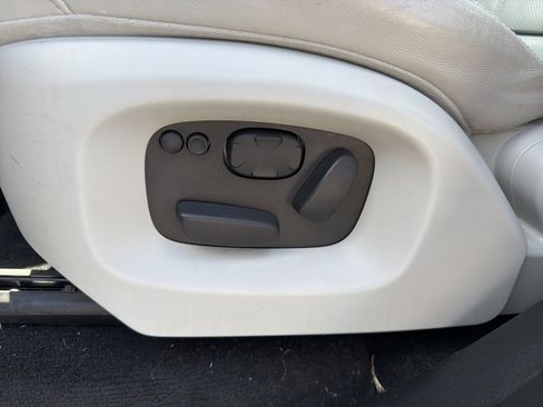 Used 2015 Land Rover Range Rover Sport HSE image 12