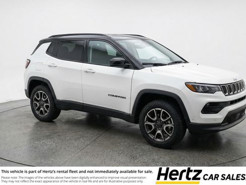 Used 2025 Jeep Compass Trailhawk image 1