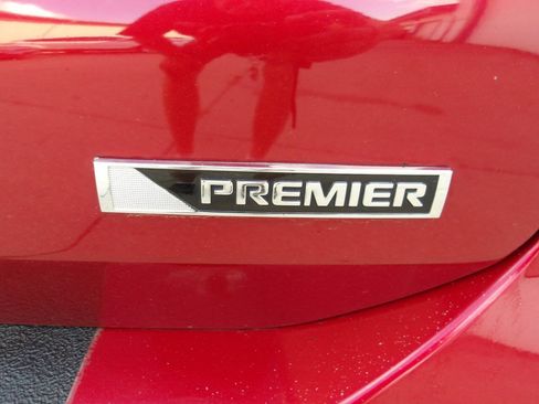 Used 2018 Chevrolet Equinox Premier FWD image 36