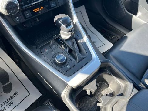 Used 2019 Toyota RAV4 XSE w/ XSE Weather Package AWD/4WD image 29