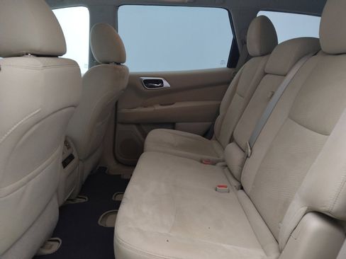 Used 2014 Nissan Pathfinder S image 18