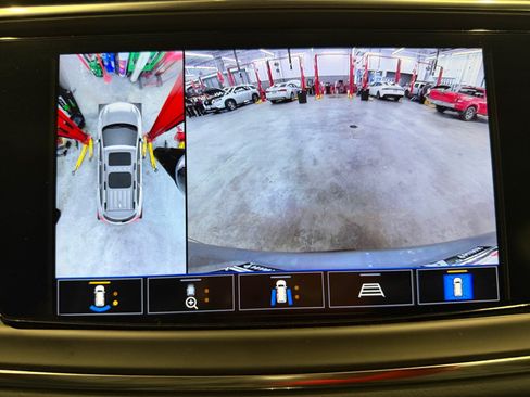Used 2024 Buick Enclave Premium AWD/4WD image 15