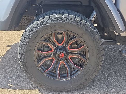 Used 2020 Jeep Gladiator Rubicon AWD/4WD image 13